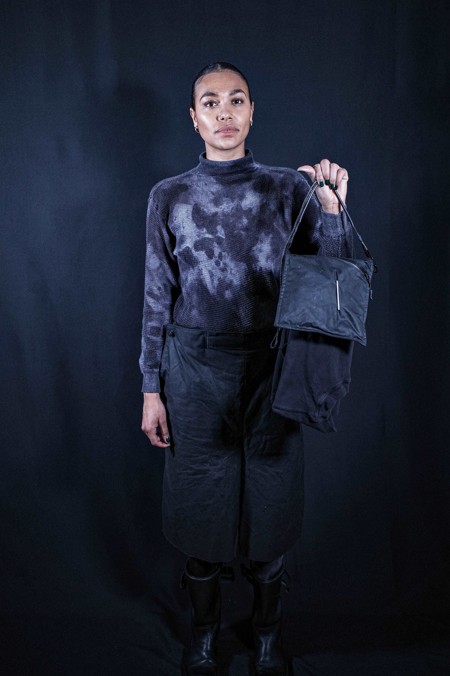BA_ASYMMETRIC OVERLAY CLUTCH WAXED COTTON BLACK
