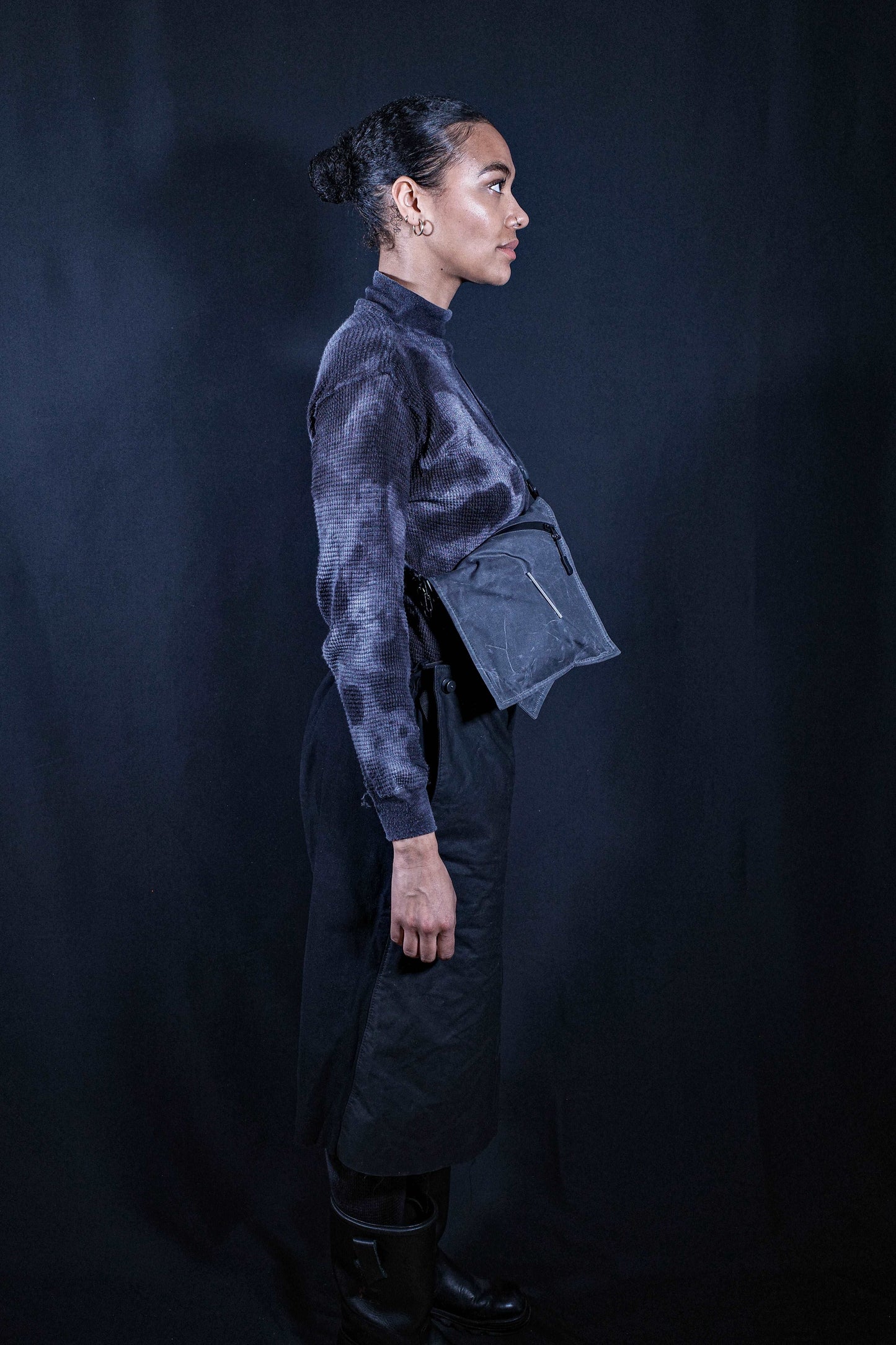 BA_ASYMMETRIC OVERLAY CLUTCH WAXED COTTON GREY
