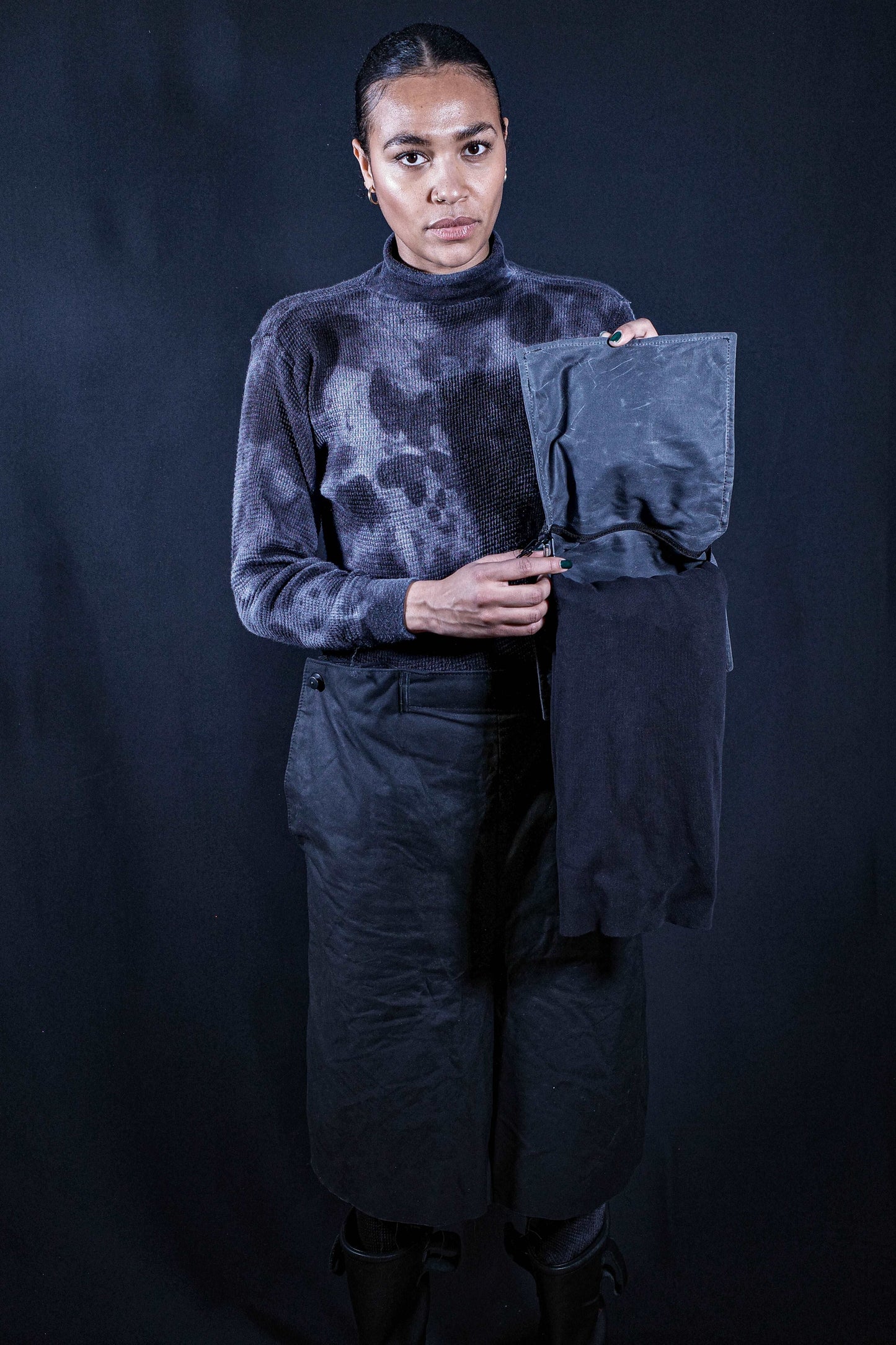 BA_ASYMMETRIC OVERLAY CLUTCH WAXED COTTON GREY