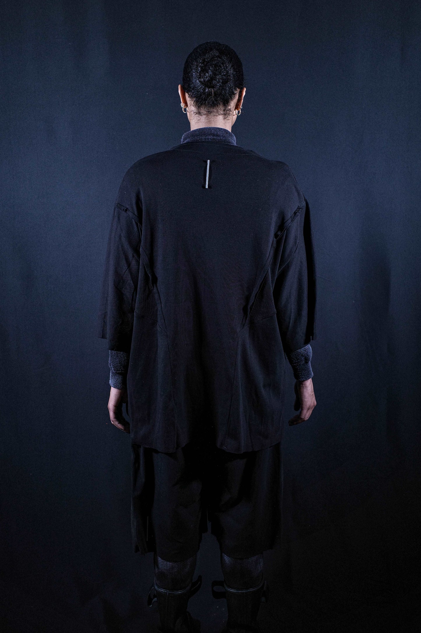 BL_BACK SEAMED SHIRT