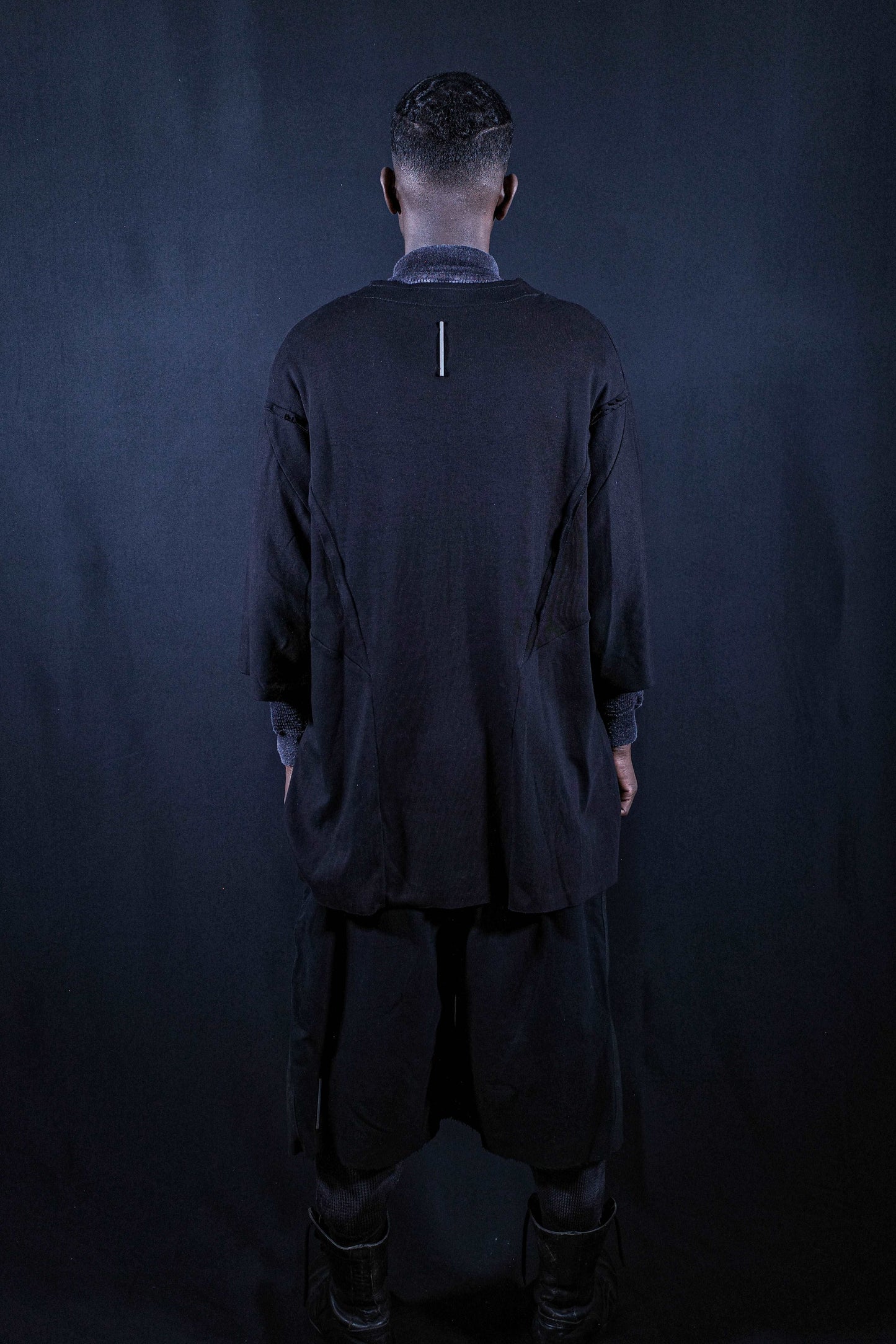 BL_BACK SEAMED SHIRT