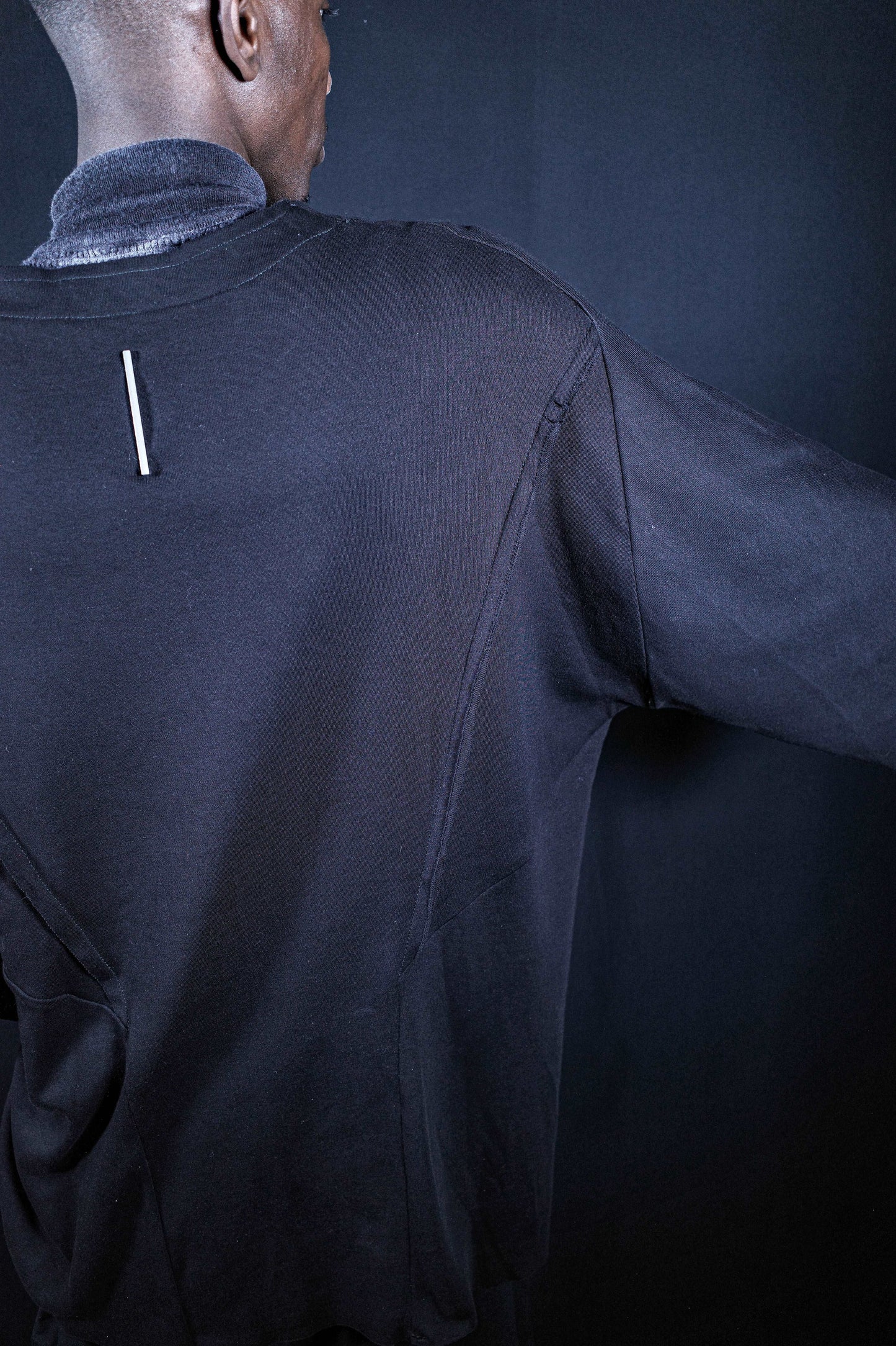 BL_BACK SEAMED SHIRT