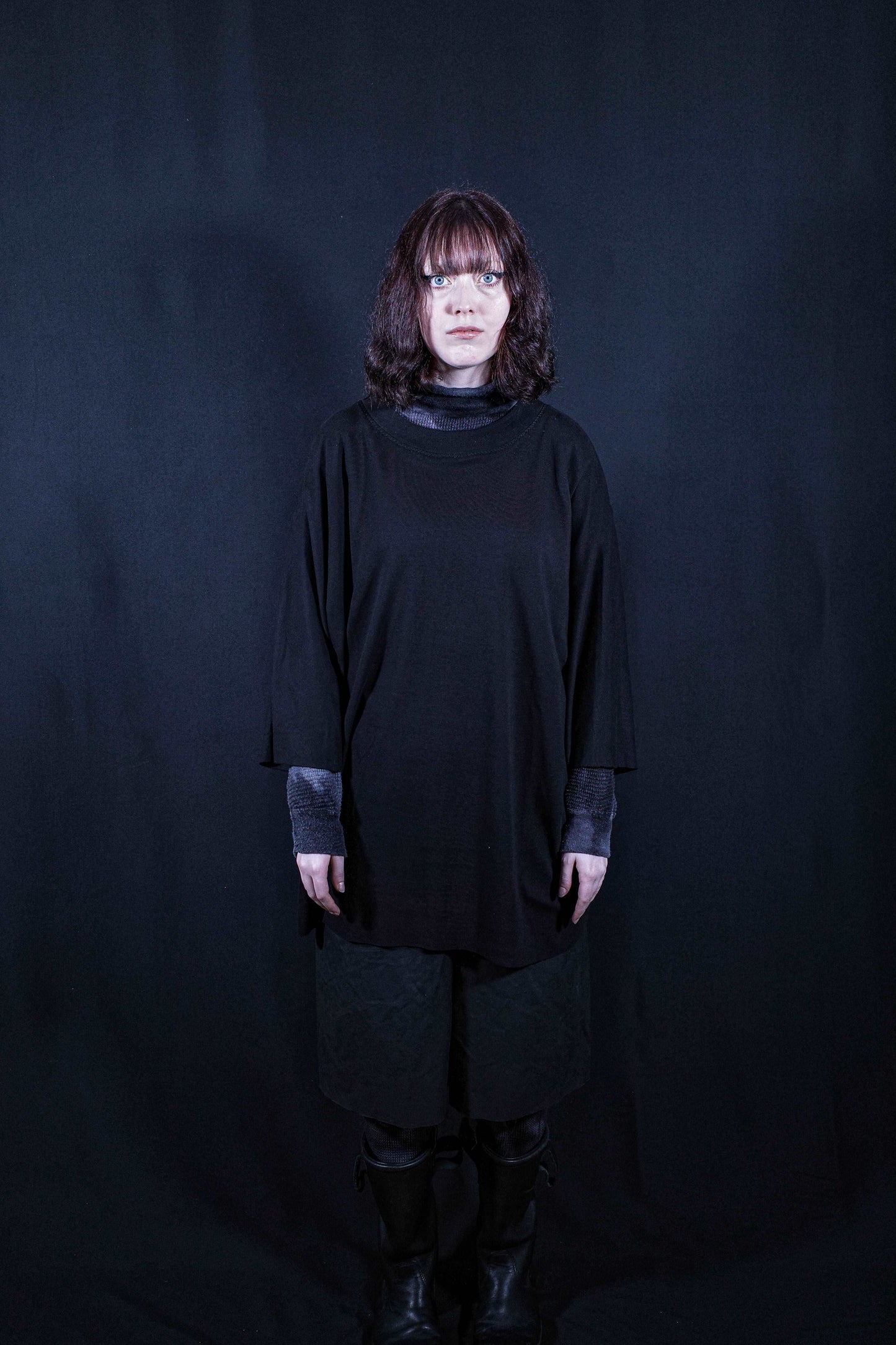 BL_BACK SEAMED SHIRT