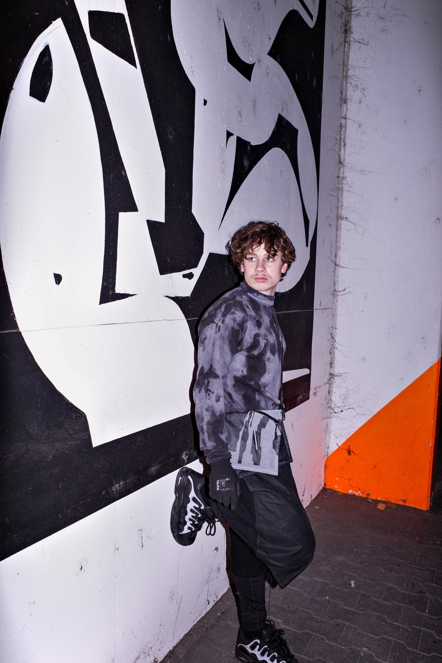 BA_ASYMMETRIC OVERLAY CLUTCH