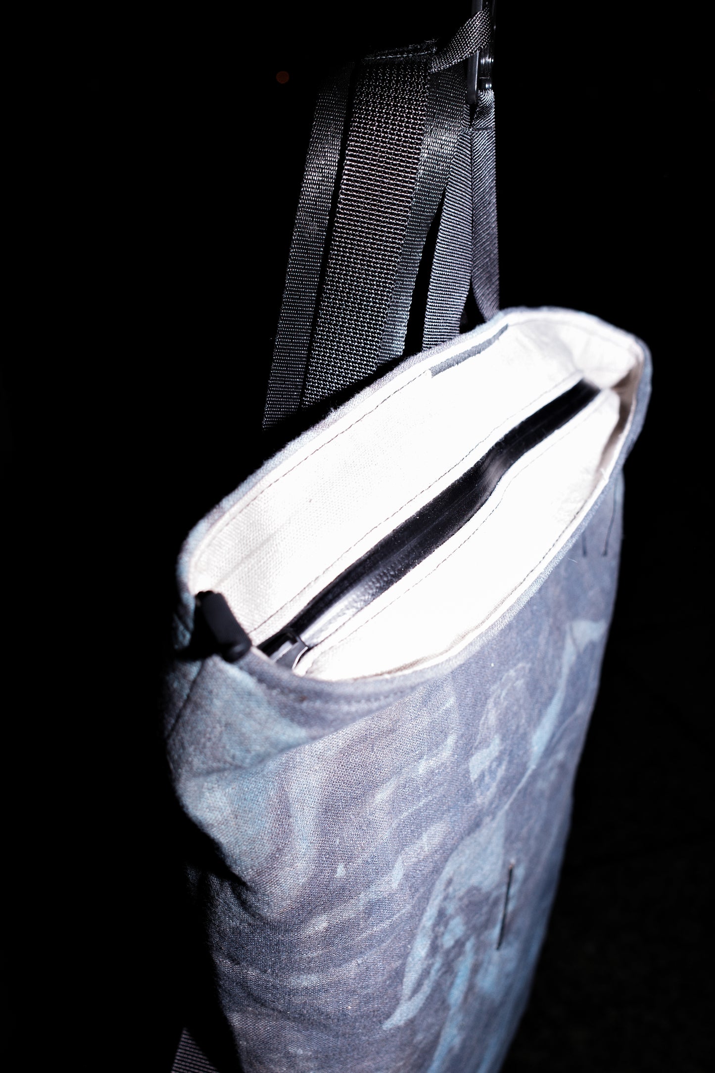 BA_TRANSFORMABLE MESSENGER BACKPACK