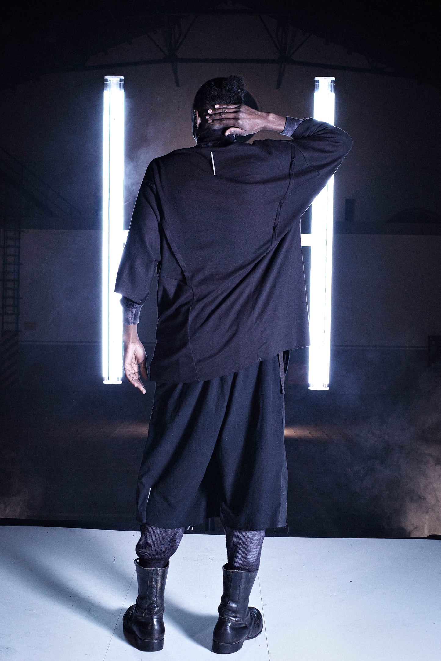 BL_BACK SEAMED SHIRT